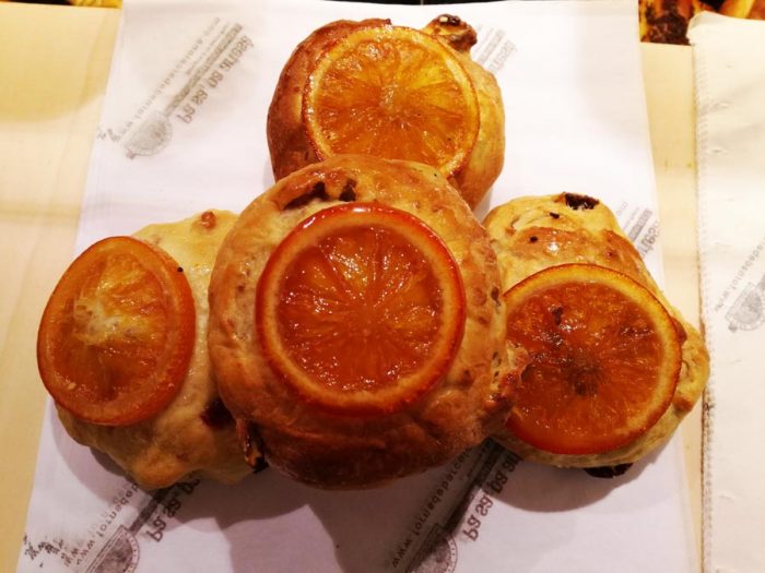 Orange, hazelnuts and blueberry sweet rolls.